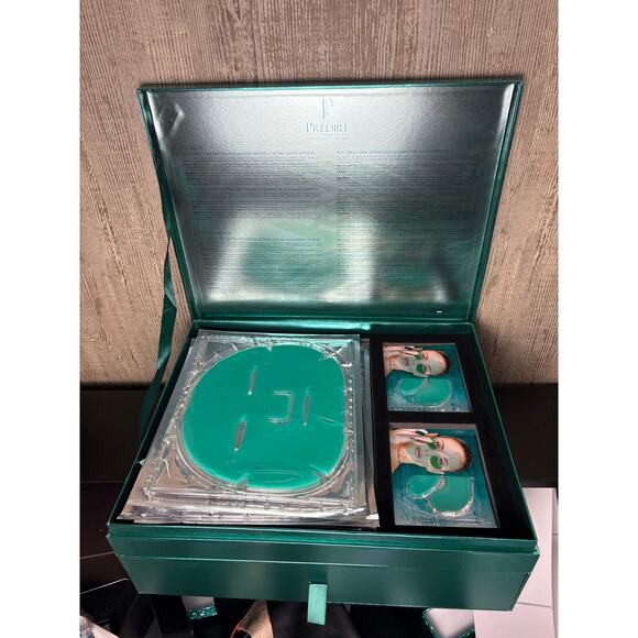 Predire Paris 32-Piece Tea Tree Clarifying Skincare Set - Picture 3 of 7